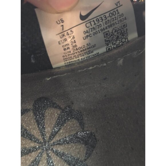 Nike Air VaporMax 2020 Flyknit Black Barely Volt Women Running Shoes  Sz 7 - Picture 8 of 8